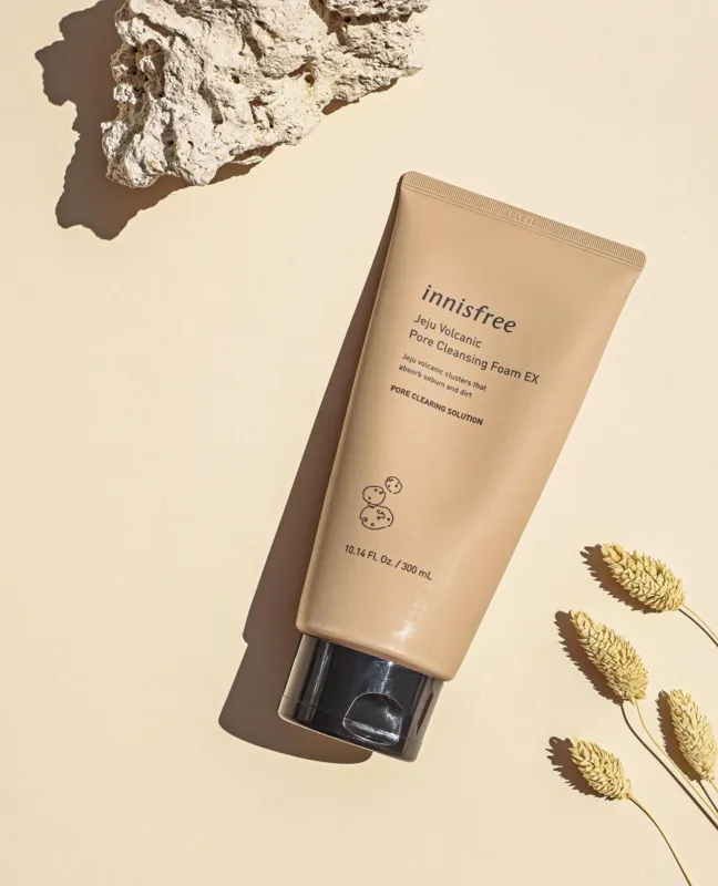 Innisfree Jeju Volcanic Pore Cleansing Foam EX غسول البشرة الرغوي لتنقية المسام من انسفري