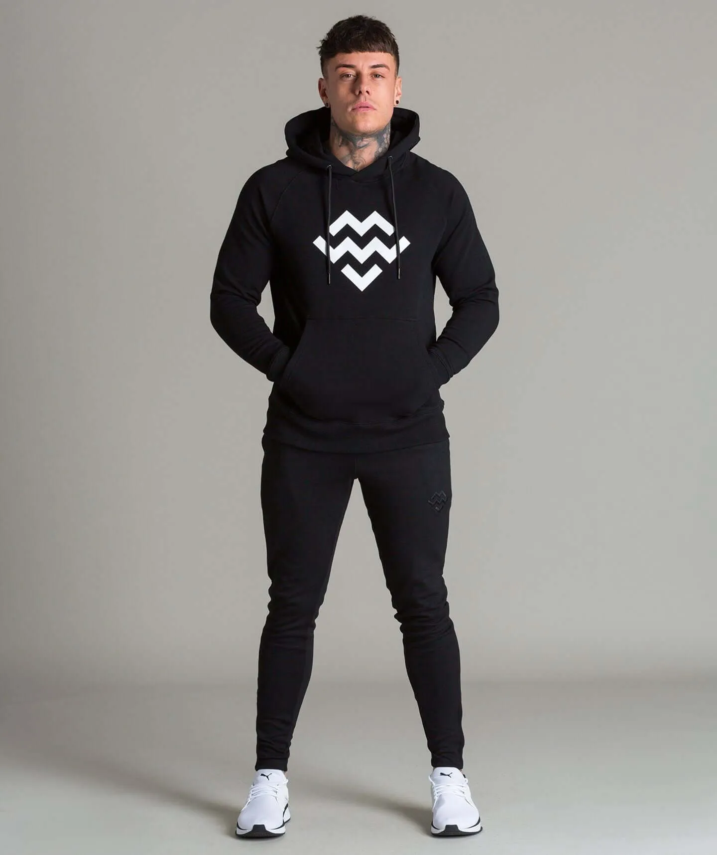Pursuit Logo Pullover Hoodie (Black/White)