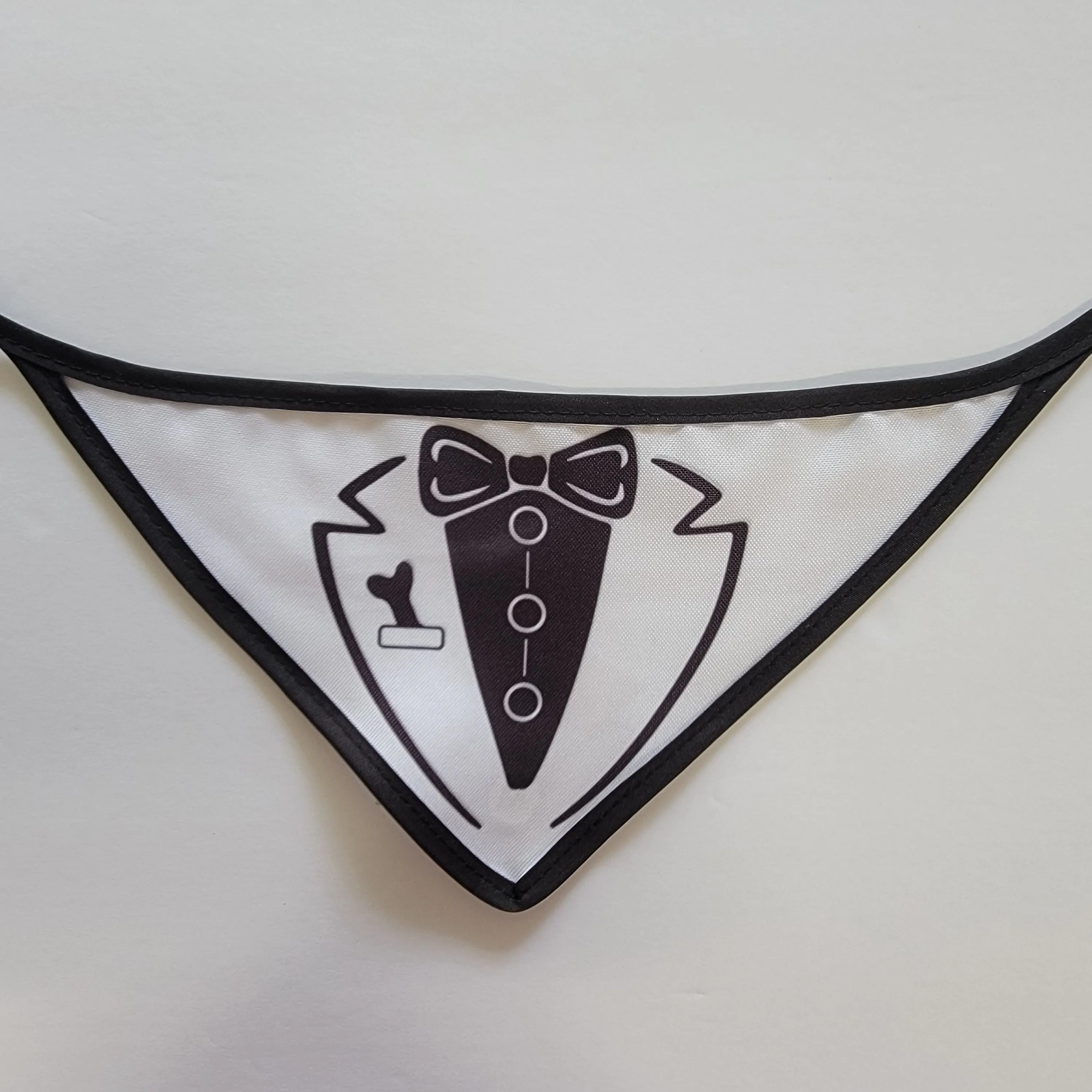 TUXEDO DOG BANDANA MODEL 7